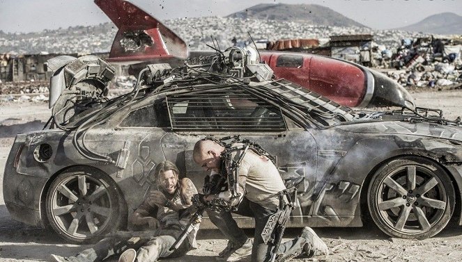Elysium - Zárt világ - Filmfotók - Diego Luna, Matt Damon
