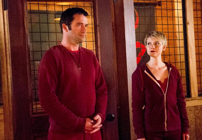 The Following - Unmasked - Van film - James Purefoy, Valorie Curry