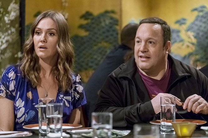 Kevin Can Wait - Double Date - Photos - Erinn Hayes, Kevin James