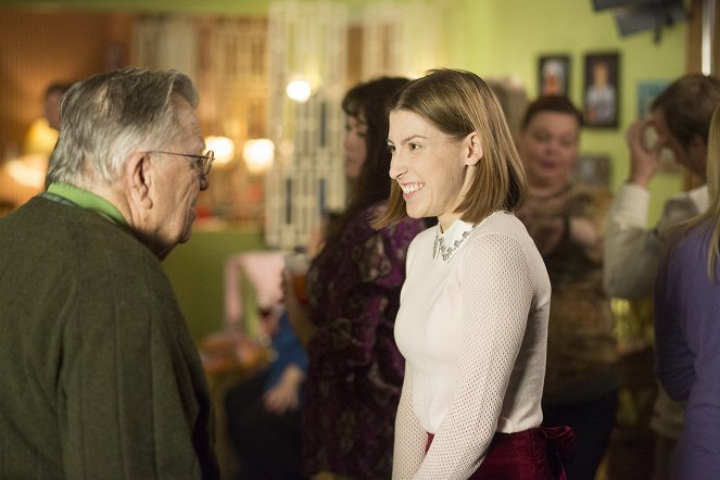 The Middle - New Year's Revelations - Photos - Eden Sher