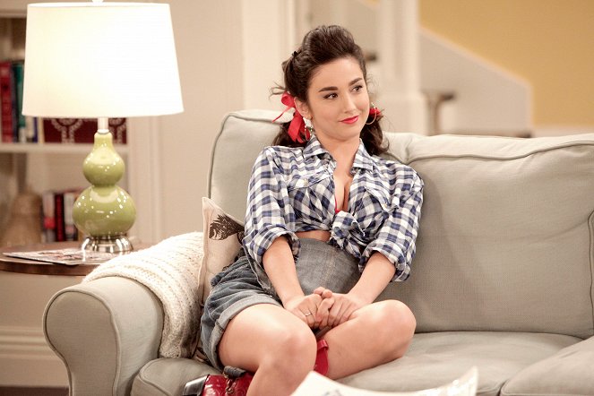 Last Man Standing - Pledging - De la película - Molly Ephraim