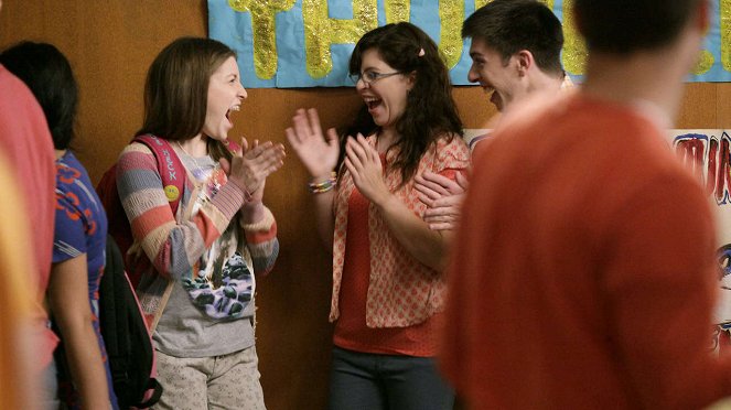 The Middle - The Second Act - Photos - Eden Sher, Blaine Saunders, Brock Ciarlelli