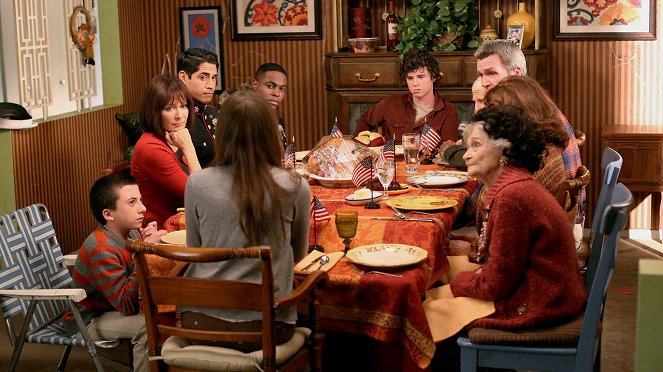 Pępek świata - Thanksgiving IV - Z filmu - Patricia Heaton, Charlie McDermott, Jeanette Miller, Atticus Shaffer, Neil Flynn