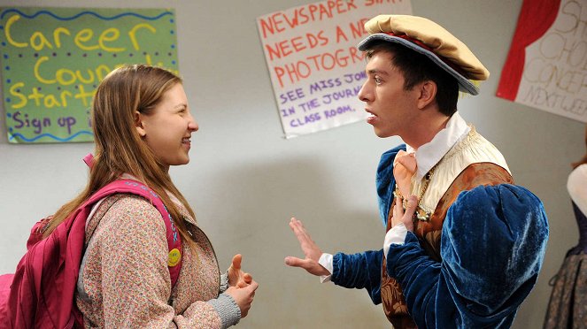 The Middle - Twenty Years - Photos - Eden Sher