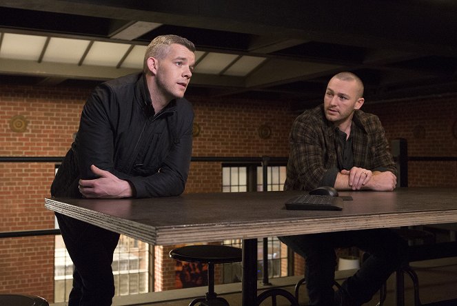 Quantico - Hell's Gate - Van film - Russell Tovey, Jake McLaughlin