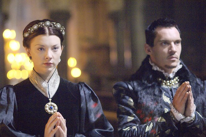 Tudorovci: Sex, moc a intrigy - Krvavé slzy - Z filmu - Natalie Dormer, Jonathan Rhys Meyers