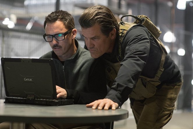 Sicário: Guerra de Cartéis - Do filme - Jeffrey Donovan, Josh Brolin