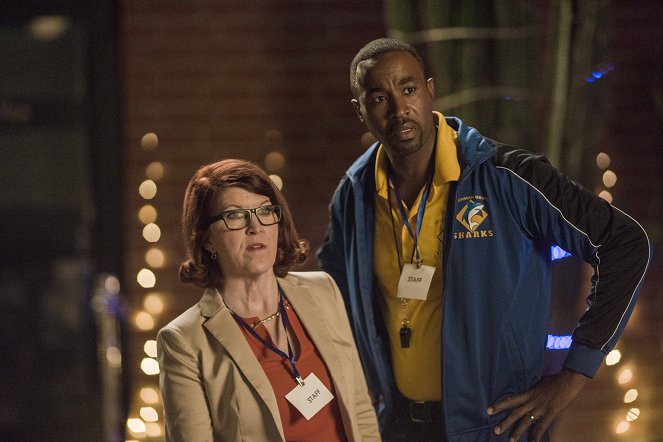 All Night - Pilot - Photos - Kate Flannery