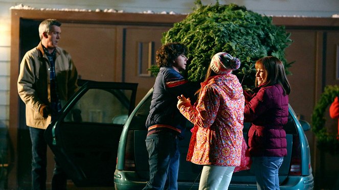Průměrňákovi - Vánoční stromek - Z filmu - Neil Flynn, Charlie McDermott, Patricia Heaton