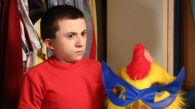 The Middle - War of the Hecks - Photos - Atticus Shaffer