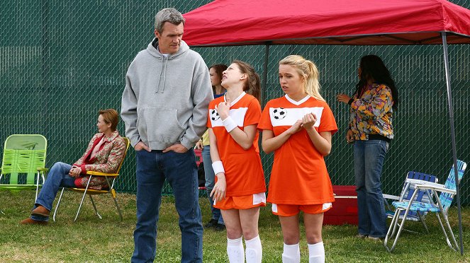 The Middle - The Smell - Photos - Neil Flynn, Eden Sher