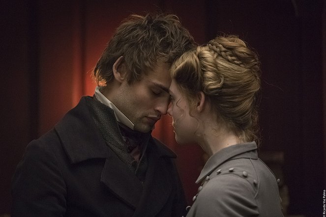 Mary Shelley - Photos - Douglas Booth, Elle Fanning