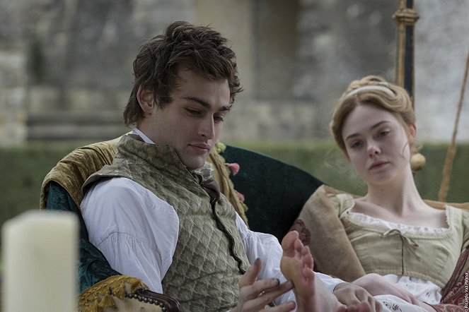 Mary Shelley - Photos - Douglas Booth, Elle Fanning