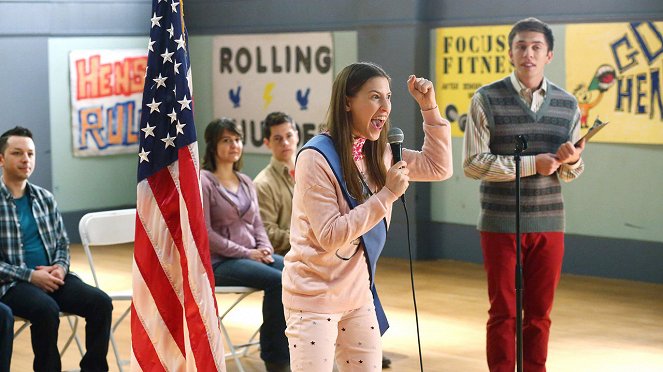The Middle - Steaming Pile of Guilt - Photos - Eden Sher, Brock Ciarlelli