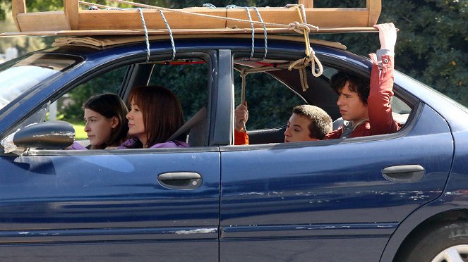 The Middle - The Waiting Game - Van film - Eden Sher, Patricia Heaton, Atticus Shaffer, Charlie McDermott