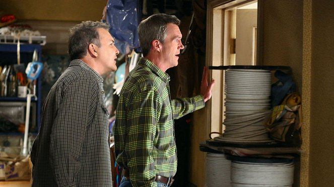 The Middle - Operation Infiltration - Photos - Norm MacDonald, Neil Flynn