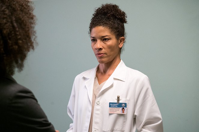 Grey's Anatomy - You Can Look (But You'd Better Not Touch) - Photos - Klea Scott