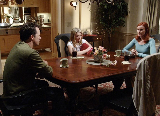Desperate Housewives - Season 1 - Guilty - Photos - Steven Culp, Joy Jorgensen, Marcia Cross