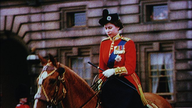 The Majestic Life of Queen Elizabeth II - De la película - Isabel II