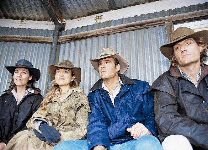 McLeod's Daughters - Who's the Boss? - Tournage - Lisa Chappell, Bridie Carter, Aaron Jeffery, Myles Pollard