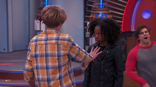 Henry Danger - Season 2 - The Beat Goes On - Photos - Riele Downs, Cooper Barnes