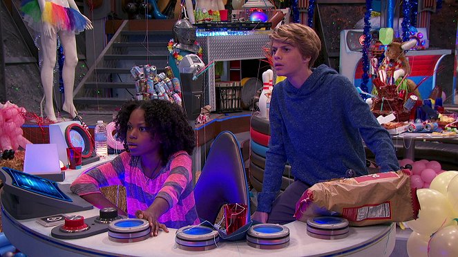 Henry Danger - Captain Man: On Vacation - Photos - Riele Downs, Jace Norman