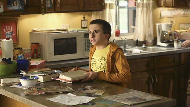 The Middle - Birds of a Feather - Photos - Atticus Shaffer