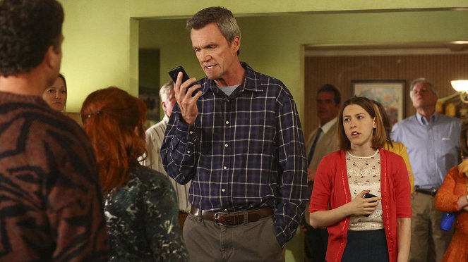 The Middle - Floating 50 - Photos - Neil Flynn, Eden Sher