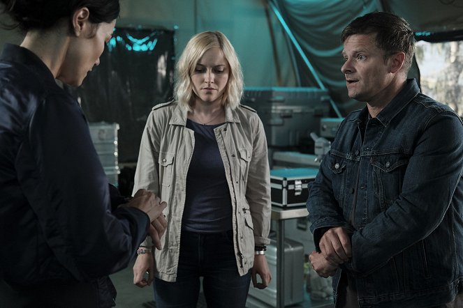 The Crossing - Photos - Georgina Haig, Steve Zahn