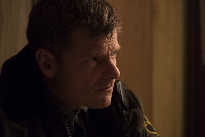 The Crossing - Hope Smiles from the Threshold - Photos - Steve Zahn
