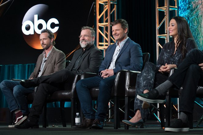 La travesía - Eventos - The cast and executive producers of “The Crossing” addressed the press at Disney | ABC Television’s Winter Press Tour 2018