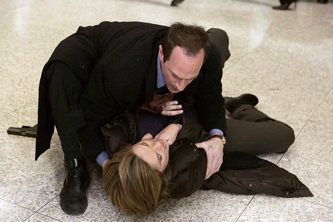 Law & Order: Special Victims Unit - Season 7 - Fault - Photos - Christopher Meloni, Mariska Hargitay