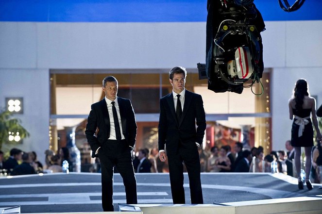 This Means War - Van de set - Tom Hardy, Chris Pine