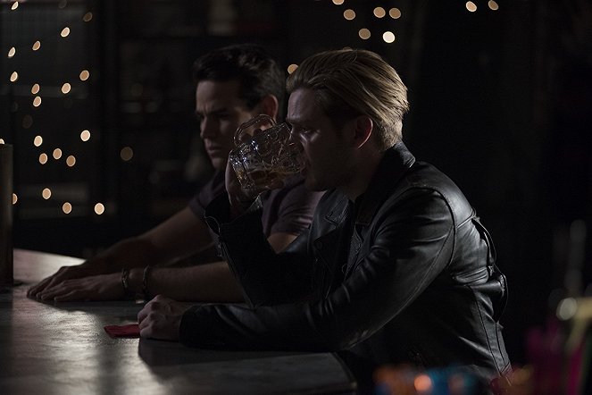 Shadowhunters: The Mortal Instruments - Season 3 - Stronger Than Heaven - Photos - Dominic Sherwood