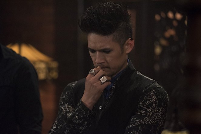 Shadowhunters: The Mortal Instruments - A Heart of Darkness - Photos - Harry Shum Jr.