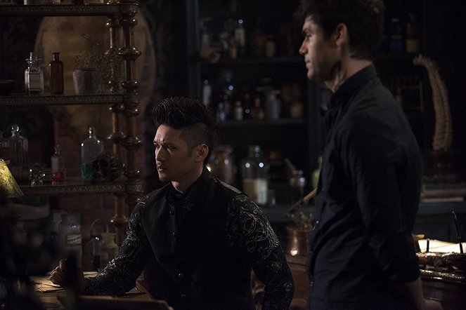 Shadowhunters: The Mortal Instruments - A Heart of Darkness - Photos - Harry Shum Jr.