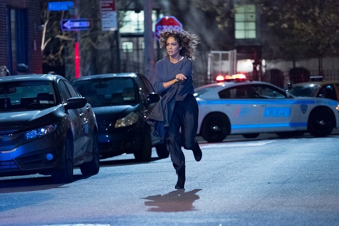 Uwikłana - Season 3 - Good Police - Z filmu - Jennifer Lopez