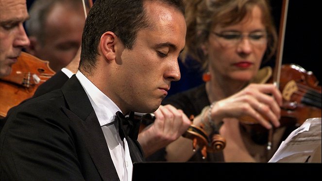 Igor Levit spielt Haydn und Schostakowitsch - Photos - Igor Levit