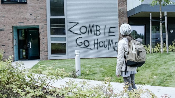 ZombieLars - Season 1 - The Bag Pooper - Filmfotos - Hannah Raanes-Holm