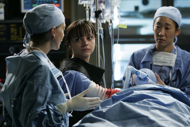 Grey's Anatomy - Die jungen Ärzte - Code Black - Filmfotos - Christina Ricci, Sandra Oh