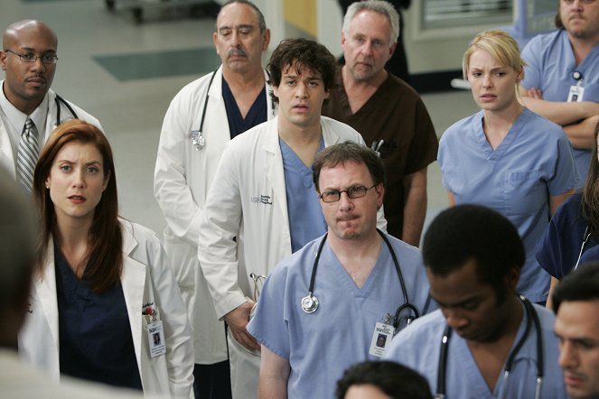 Grey's Anatomy - Season 2 - It's the End of the World - Photos - Kate Walsh, T.R. Knight, Katherine Heigl