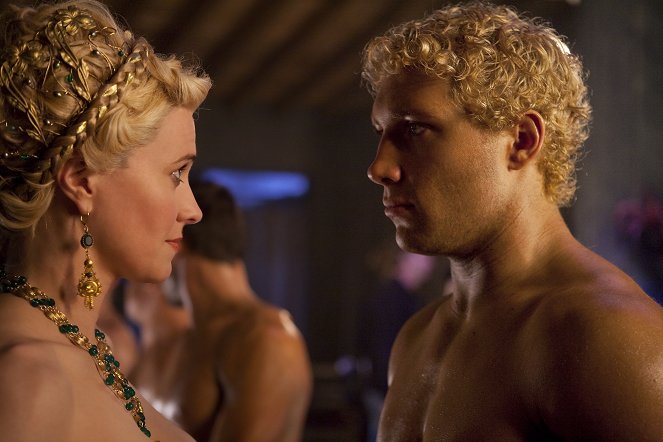 Spartacus - Blood and Sand - Legends - Photos - Lucy Lawless, Jai Courtney