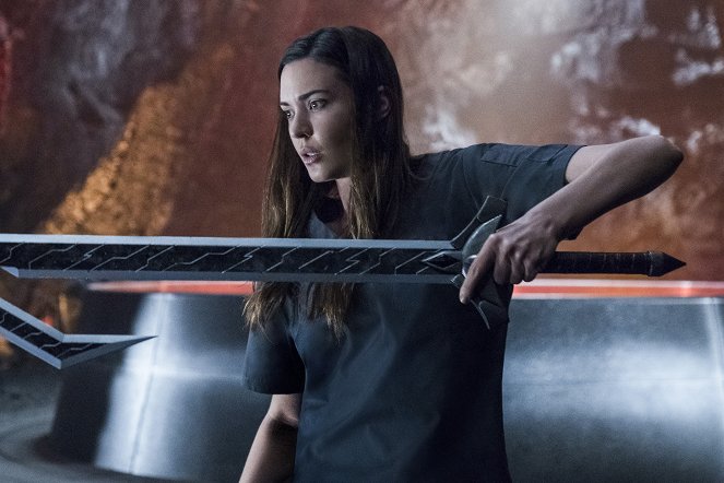 Supergirl - Battles Lost and Won - Photos - Odette Annable