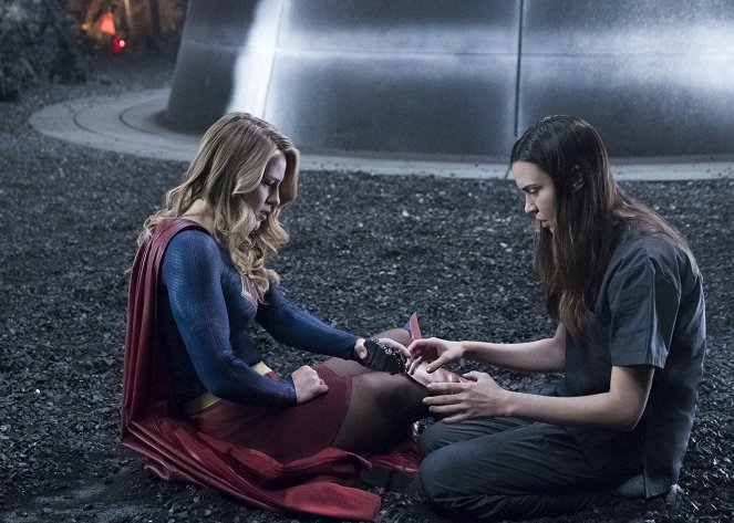 Supergirl - Batalha perdida e ganha - Do filme - Melissa Benoist, Odette Annable
