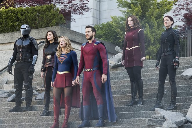 Supergirl - Battles Lost and Won - Photos