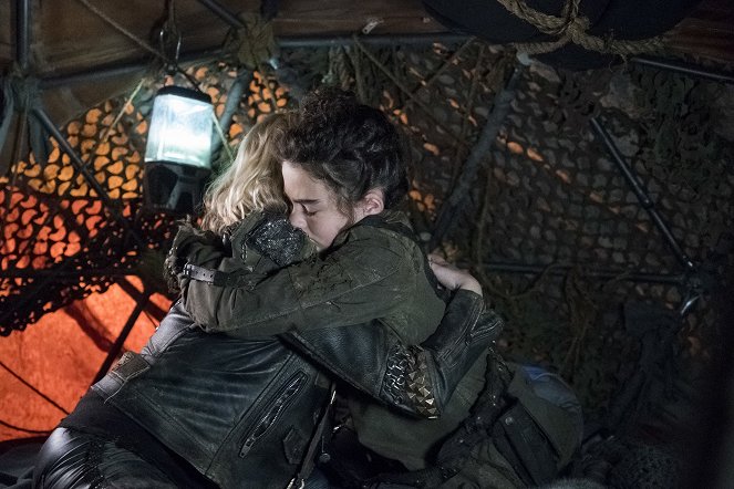 The 100 - Exit Wounds - Photos - Lola Flanery