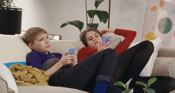 Person to Person - Do filme - Tavi Gevinson, Olivia Luccardi