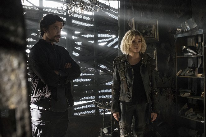 The 100 - How We Get To Peace - Photos - Bob Morley, Eliza Taylor