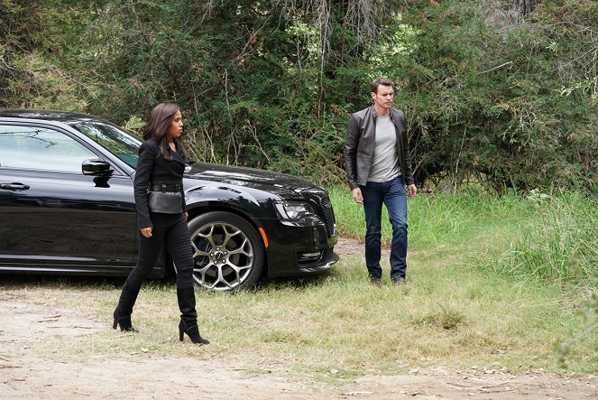 Scandal - Season 7 - Robin - Photos - Kerry Washington, Scott Foley