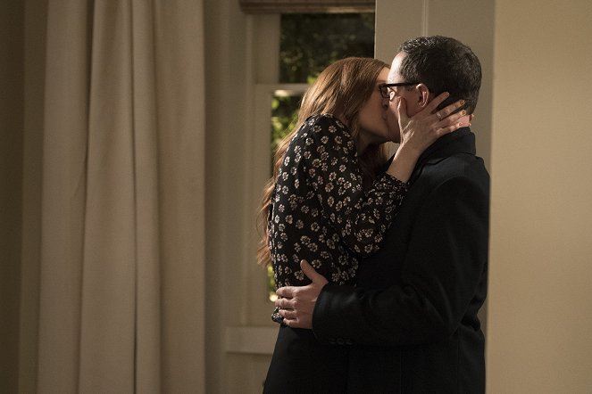 Scandal - Air Force Two - Photos - Darby Stanchfield, Joshua Malina